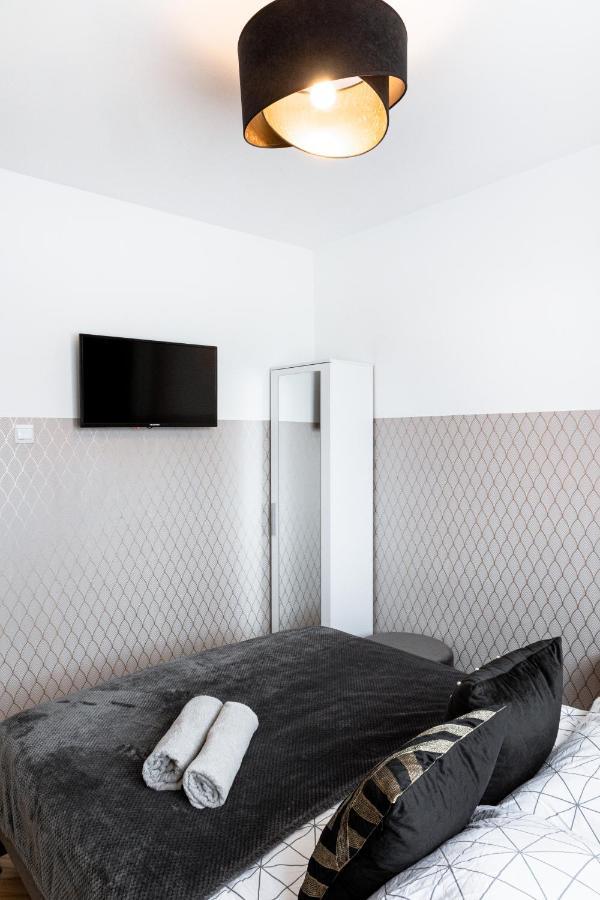 Clicktheflat Conrada Apart Rooms Warsaw Luaran gambar