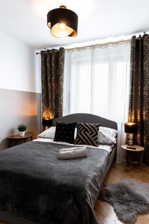 Clicktheflat Conrada Apart Rooms Warsaw Luaran gambar
