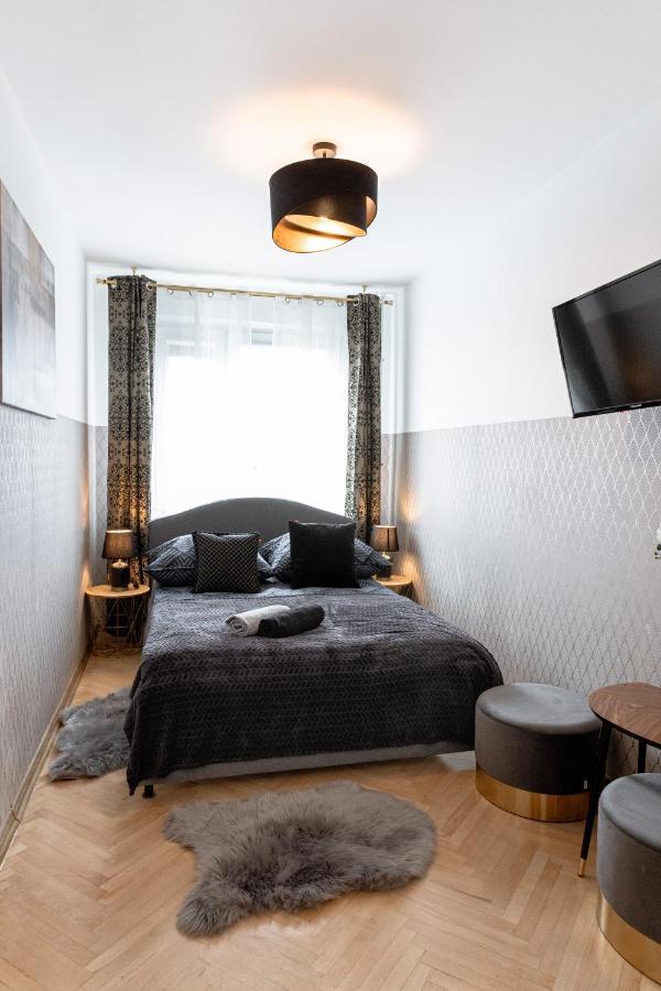 Clicktheflat Conrada Apart Rooms Warsaw Luaran gambar